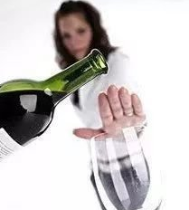 注射玻尿酸后千万不要喝酒！为什么呢？来看看吧！289