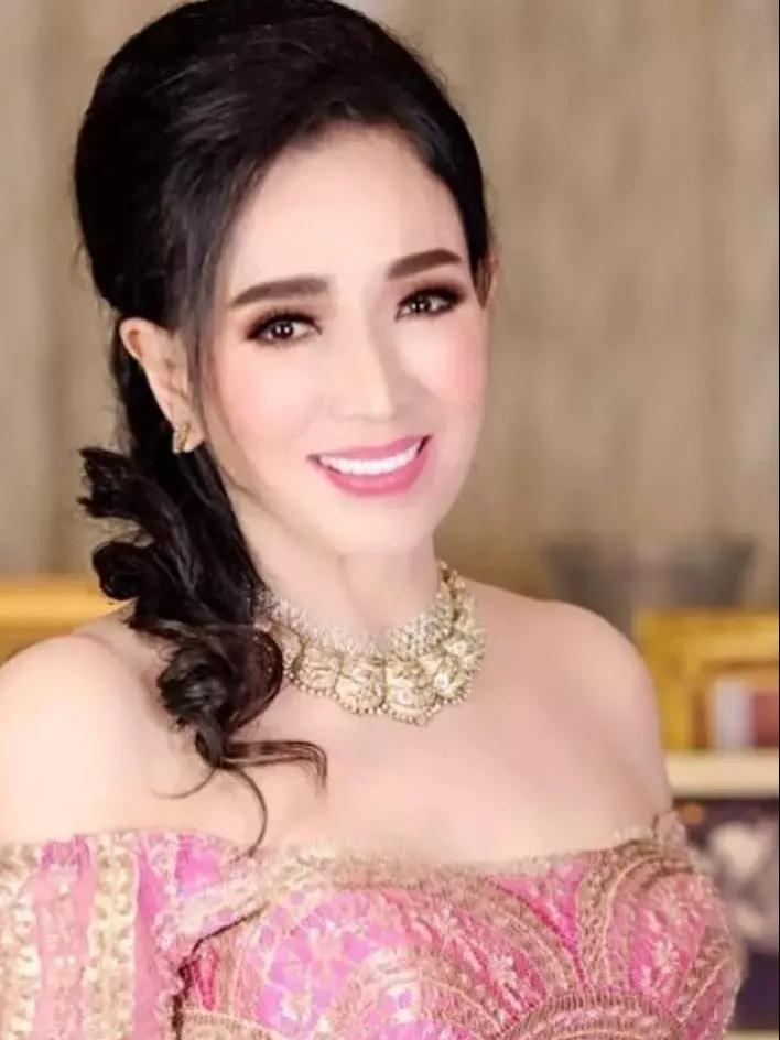 史上最矮环球小姐，72岁却宛如27岁少女：果然面部提升术牛！634